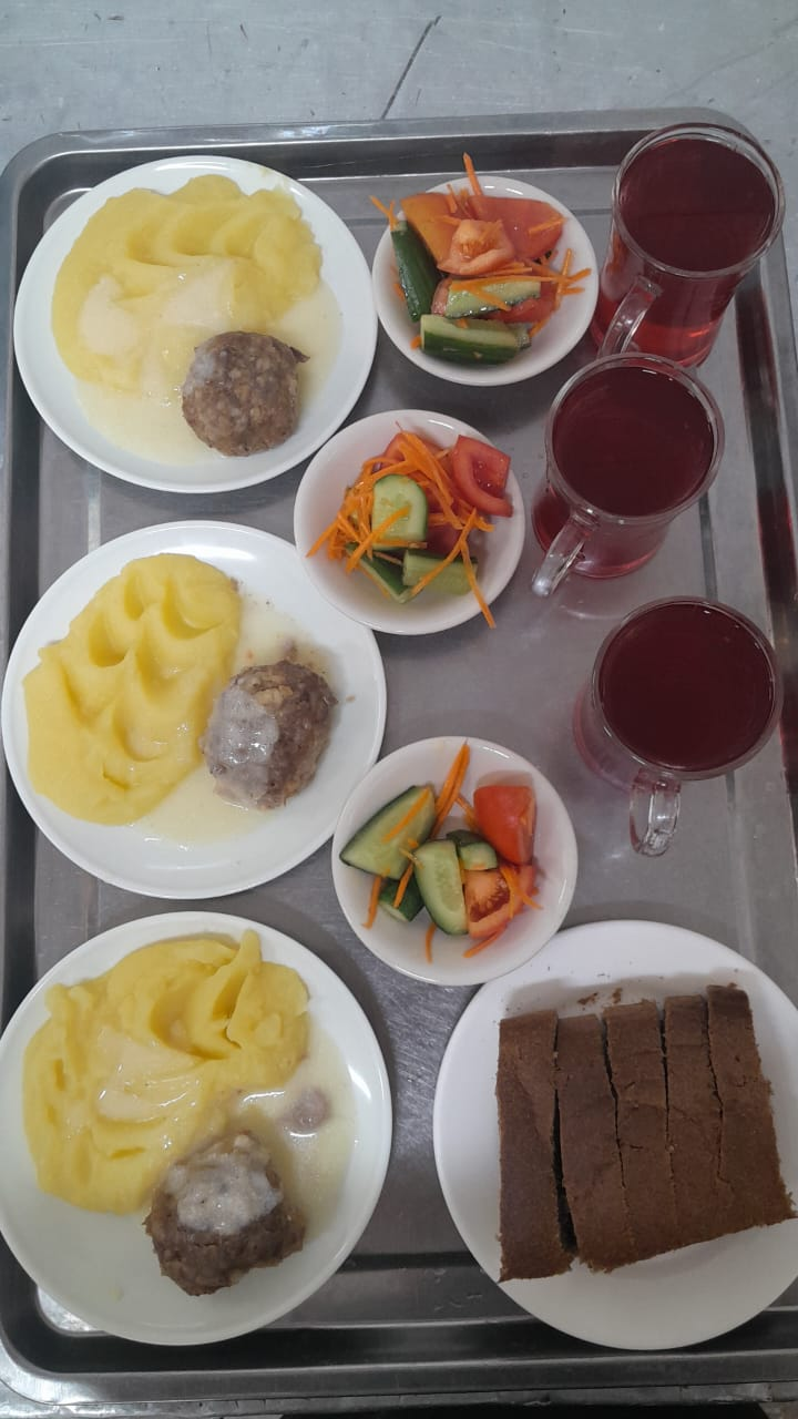 Тағамдардың фотосуреті мен мәзірі