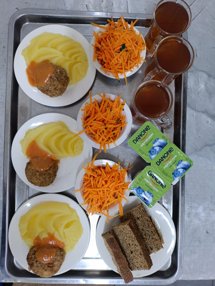 Тамақтардың фотосуреті және мәзірі